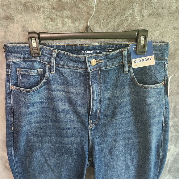 NWT Old Navy higher high rise Flare jeans size 14 - Picture 2 of 6